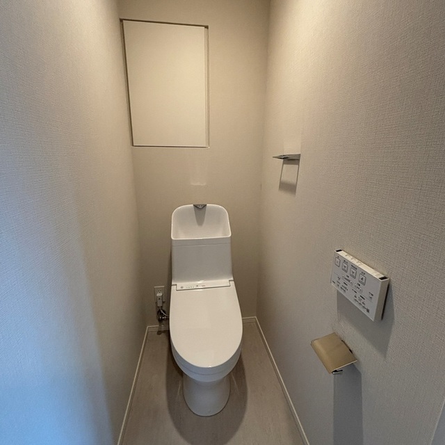 トイレ　※写真は同タイプ住戸です。