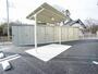 その他共有部分　屋根付きの駐輪場と外物置があります♪