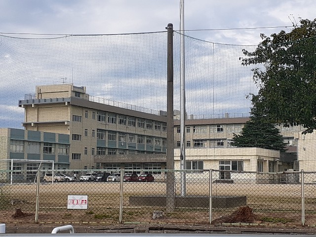 中学校　大形中学校（中学校）まで1200m