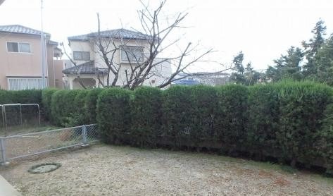 バルコニー　１階専用庭つき