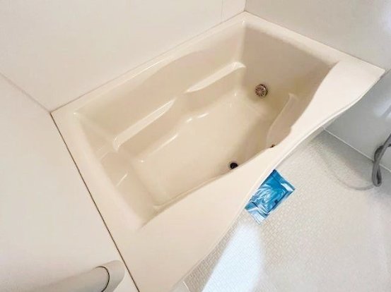 バス・シャワールーム　落ち着いた空間のお風呂です