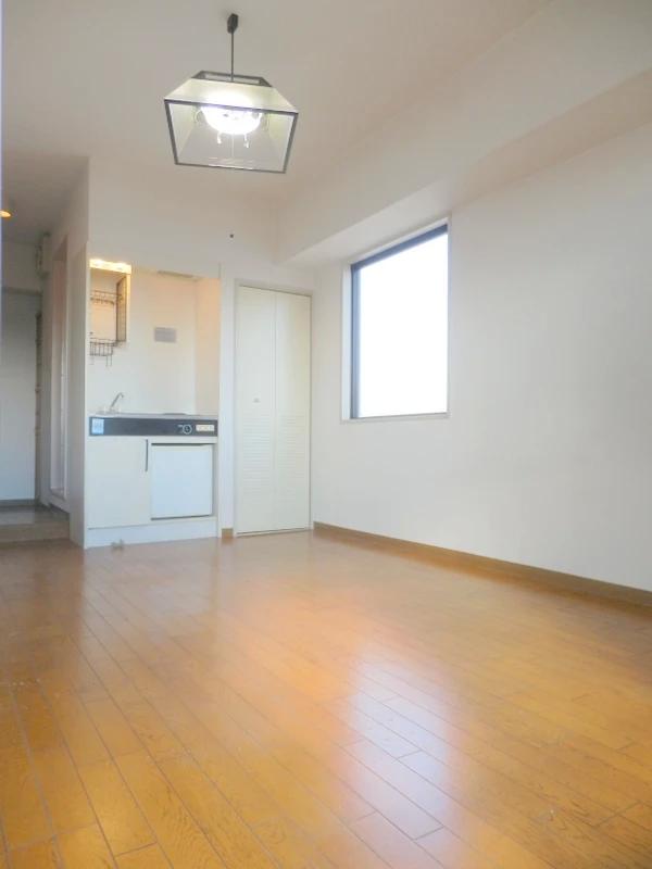 居室・リビング　角部屋で明るい室内