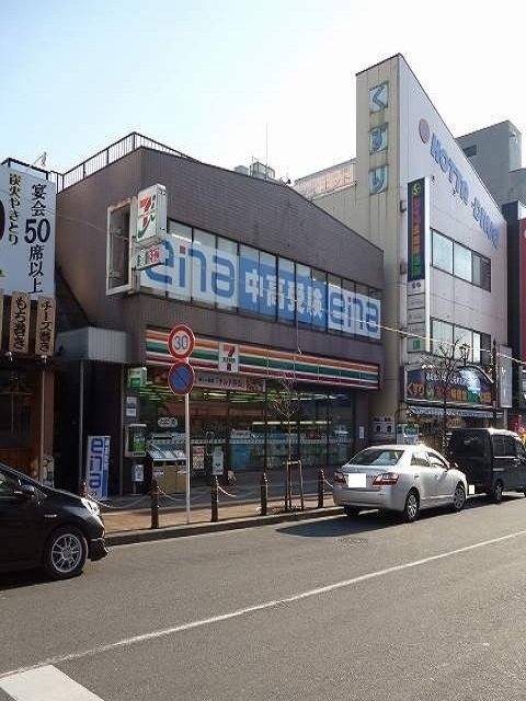 コンビニ　セブンイレブン福生西口店（コンビニ）まで220m