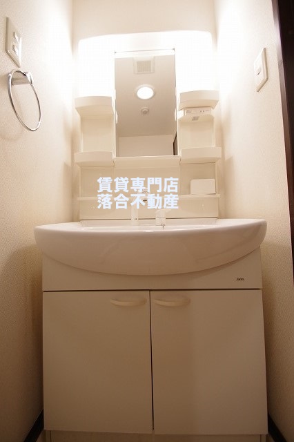 洗面設備　独立洗面化粧台付き
