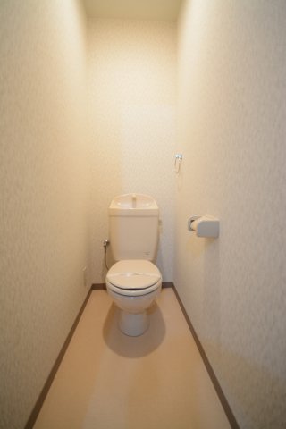 トイレ　同施工会社、別物件の写真となります。参考までにご覧ください。