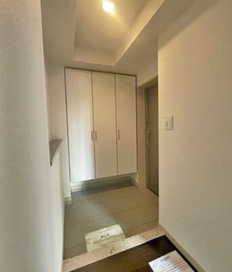 玄関　収納もある玄関です