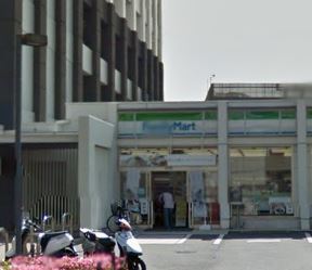 コンビニ　ファミリーマート港南四丁目店（コンビニ）まで500m