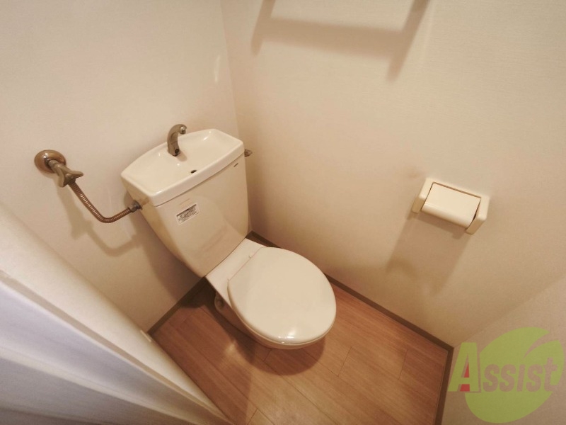 トイレ　こちらはトイレです。清潔感があり、安心して使用できます。