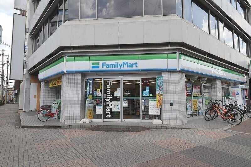 コンビニ　ファミリーマート布施広小路店（コンビニ）まで393m