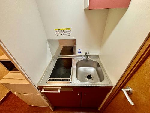 キッチン　設備・仕様は号室により異なる為、現状を優先いたします。