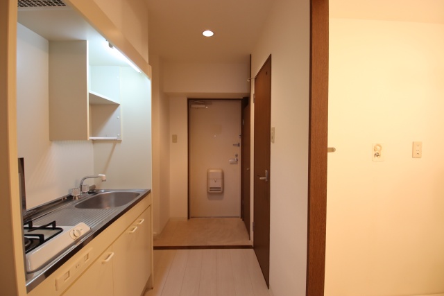 玄関　※別部屋参考写真、現況優先※