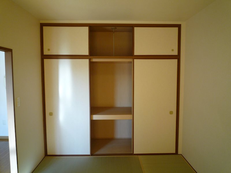 収納　押し入れ