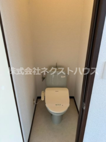 ＪＲ京浜東北線 川崎駅 バス乗車時間：14分 最寄りバス停で下車 徒歩1分 4階建 築39年のトイレ写真