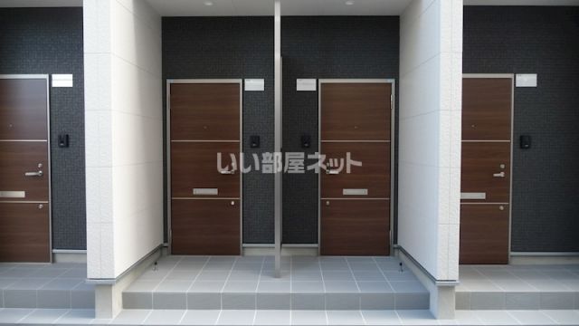 エルグランドパティオ 参番館の玄関写真