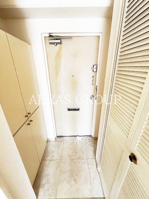 日興パレス横浜の玄関写真