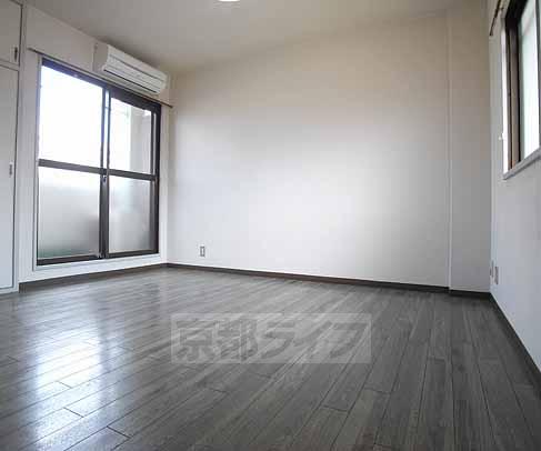 居室・リビング　お部屋によって床など異なるばあ外あります