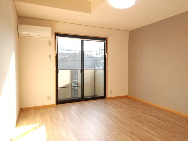 ポレール・Kの居間写真