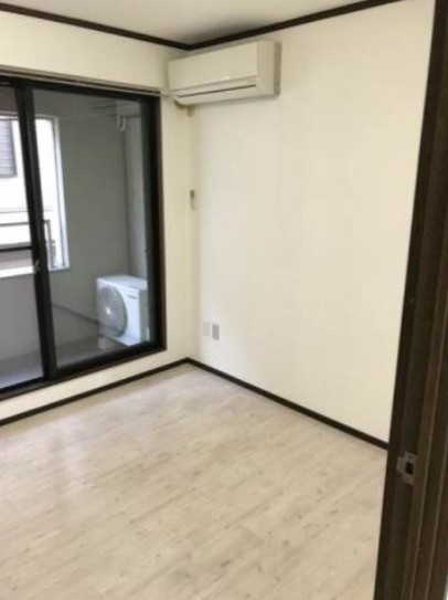 相鉄本線 西横浜駅 徒歩8分 4階建 築36年の居間写真