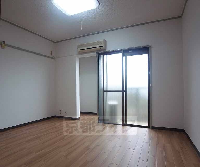 居室・リビング　洋室６帖のお部屋です。