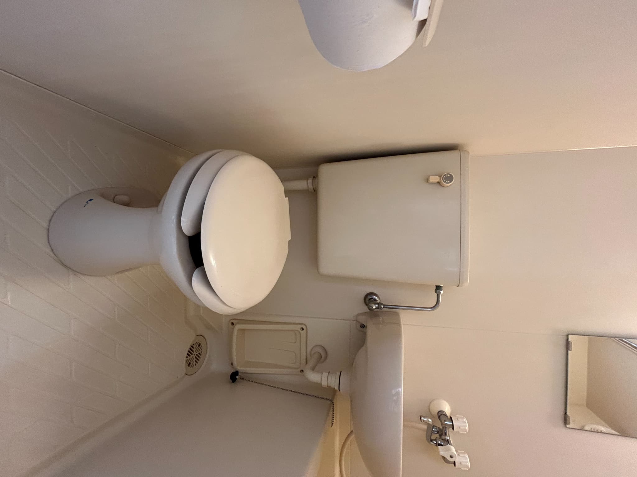 東京メトロ副都心線 雑司が谷駅 徒歩6分 4階建 築38年のトイレ写真
