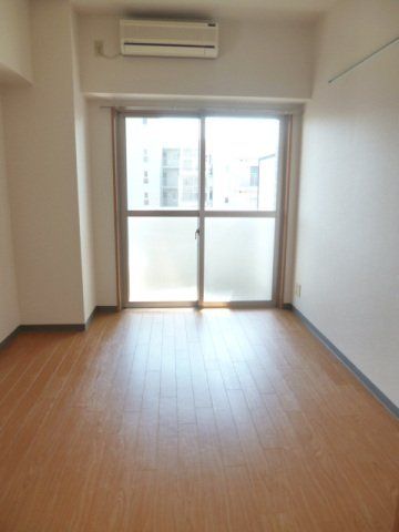居室・リビング　※同タイプの別のお部屋です。
