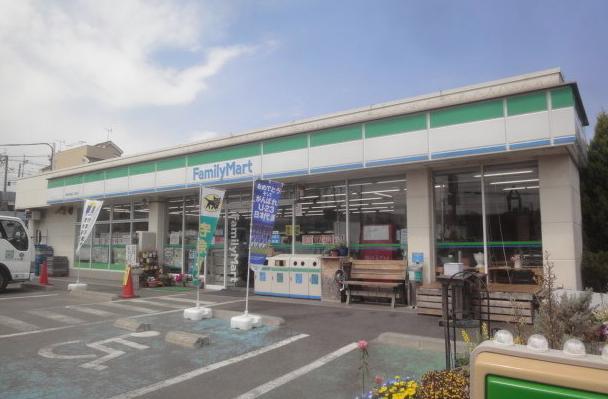 コンビニ　ファミリーマート西堀店（コンビニ）まで355m