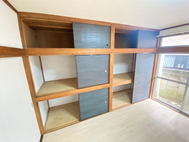 収納　洋室1☆