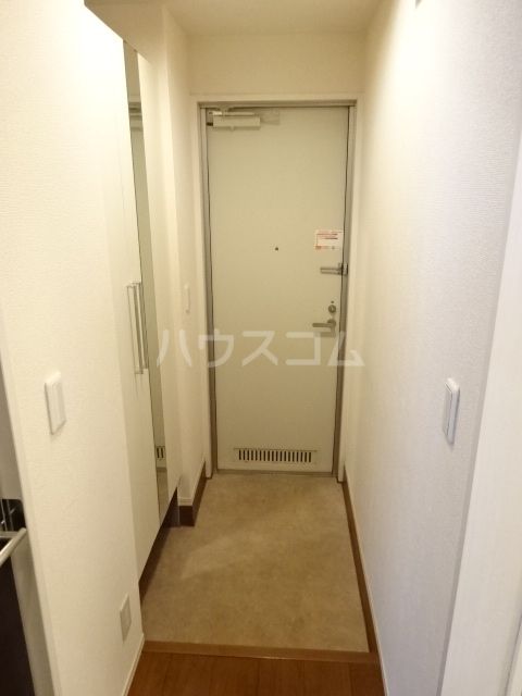 ロイヤルヒルズ武蔵浦和 Bの玄関写真