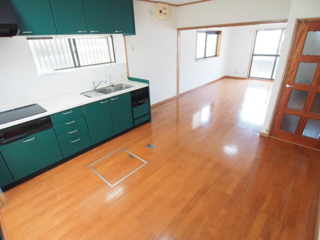 片山町5丁目貸家の居間写真