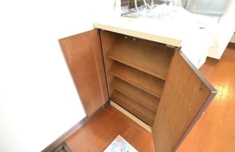 ＪＲ中央線 立川駅 徒歩18分 2階建 築42年の玄関写真