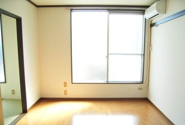 ＪＲ中央線 立川駅 徒歩18分 2階建 築42年の内装写真