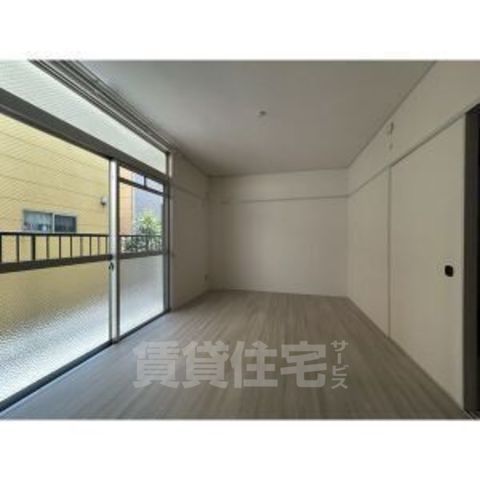 地下鉄谷町線 長原駅 徒歩13分 3階建 築42年の内装写真