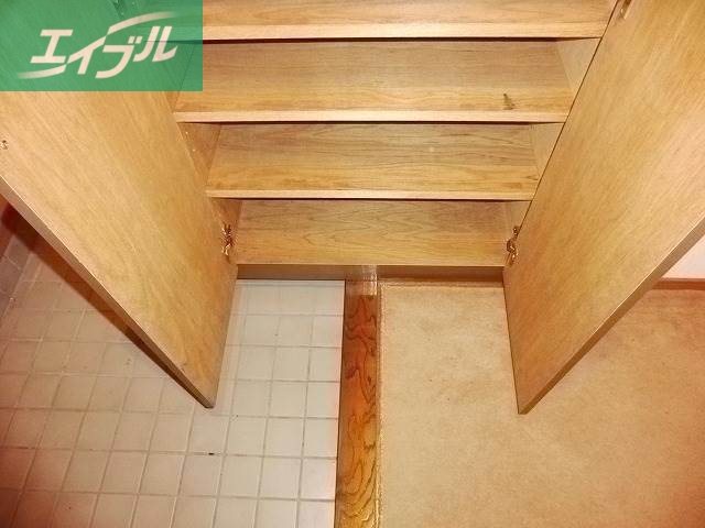 玄関　玄関収納