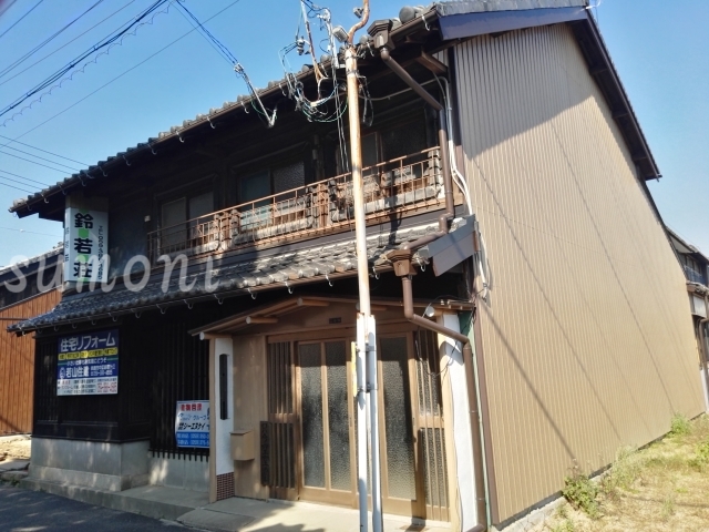 鈴若荘の建物外観