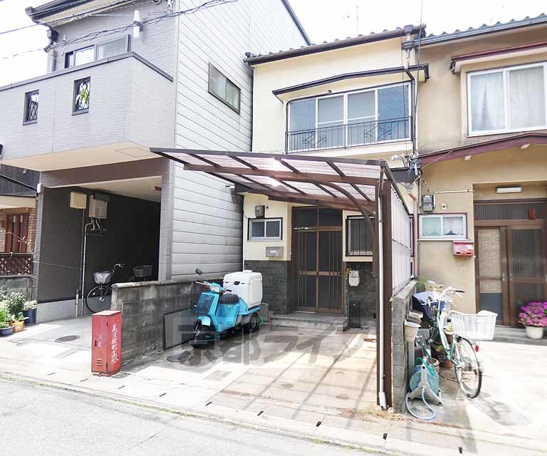 淀美豆町貸家の建物外観