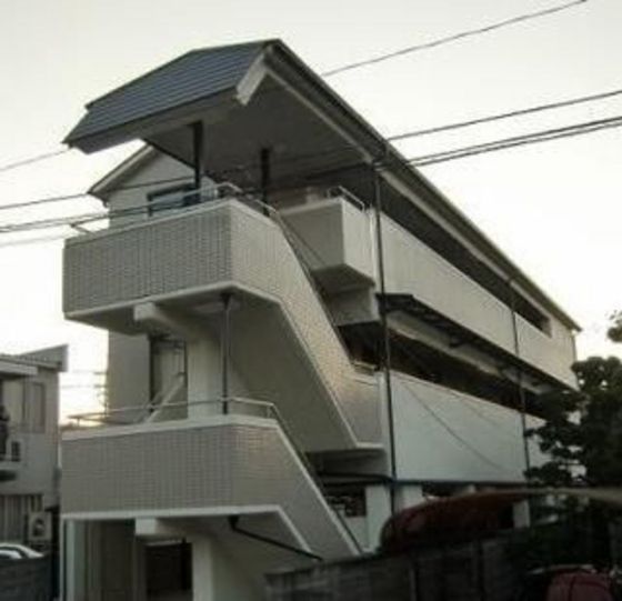 岡山市中区徳吉町のマンションの建物外観