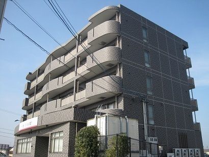 松阪市鎌田町のマンションの建物外観