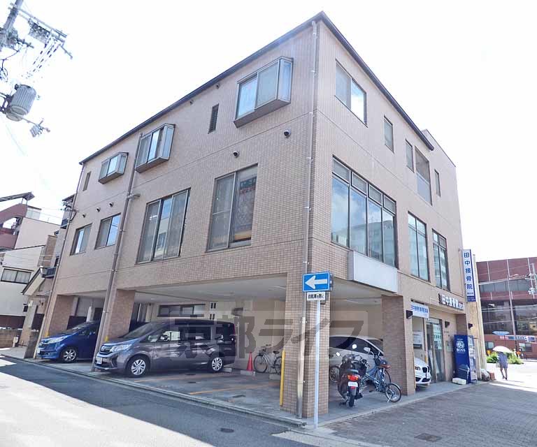 京都市北区小山西花池町のマンションの建物外観