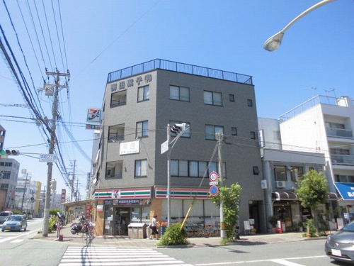 明石市樽屋町のマンションの建物外観