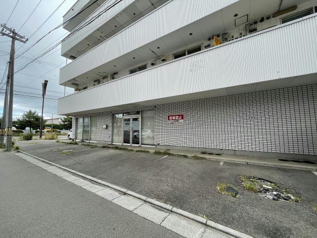 【函館市湯川町のアパートの駐車場】