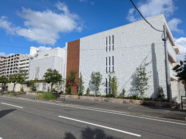 福岡市博多区井相田のマンションの建物外観