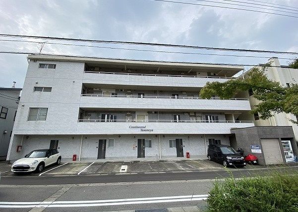 コンチネンタル安野屋の建物外観