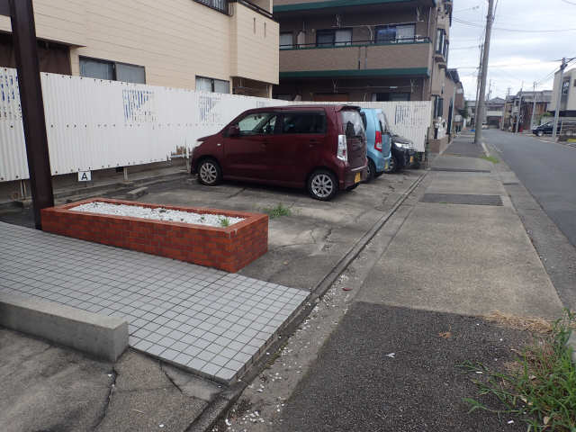 【サンコーポ打出の駐車場】