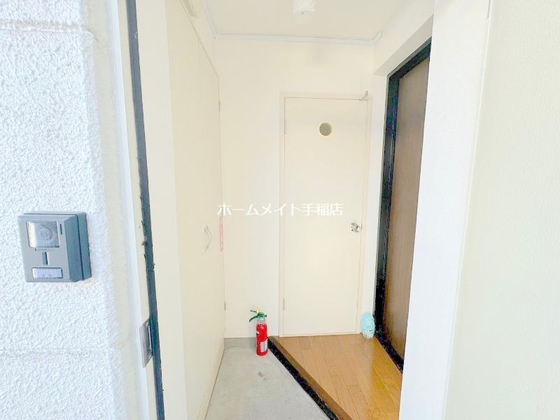 【札幌市手稲区手稲本町三条のマンションの玄関】
