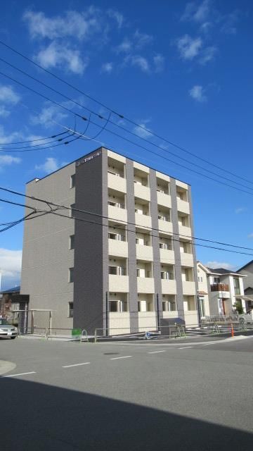 姫路市阿保のマンションの建物外観