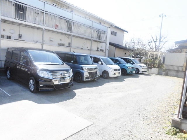 【大和市渋谷のアパートの駐車場】