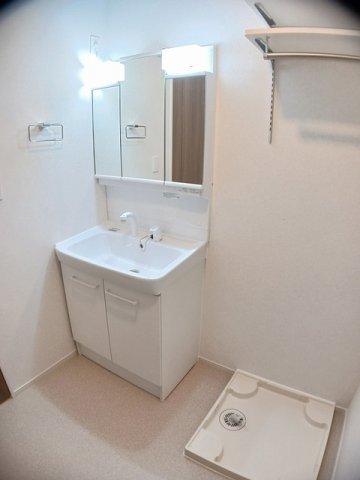 洗面設備　脱衣スペースもあります