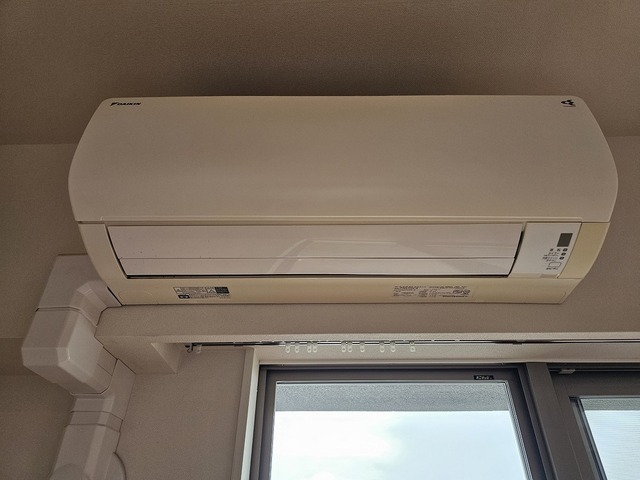 その他　エアコン２基（リビング・洋室５帖）※２０２３年９月撮影