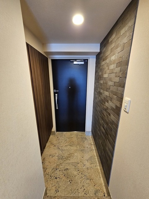 玄関　※２０２３年９月撮影