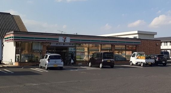 コンビニ　セブンイレブン富津飯野店（コンビニ）まで850m